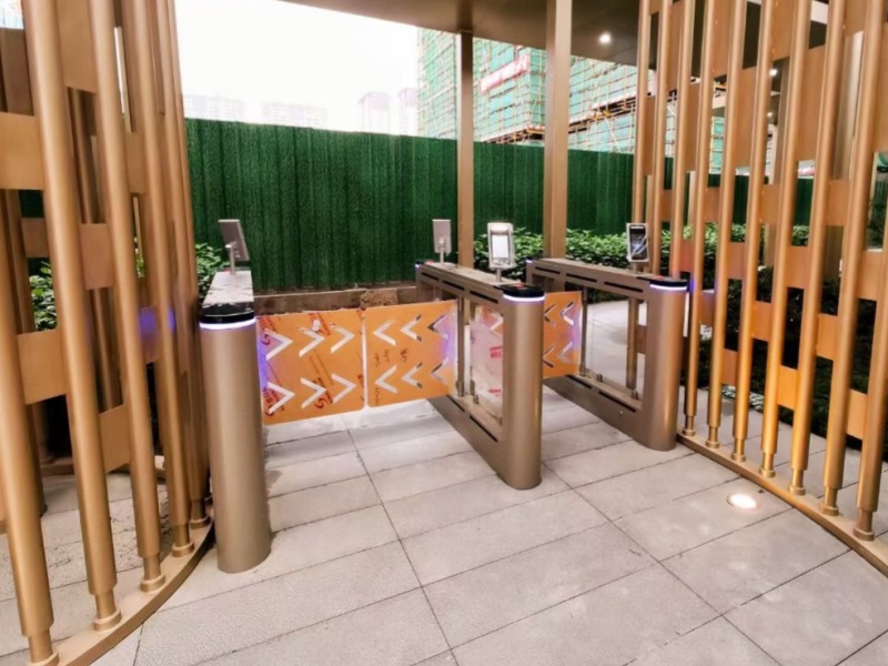 廣東汕頭中交和語(yǔ)灣小區(qū)人臉識(shí)別門(mén)禁管理系統(tǒng)及設(shè)備案例